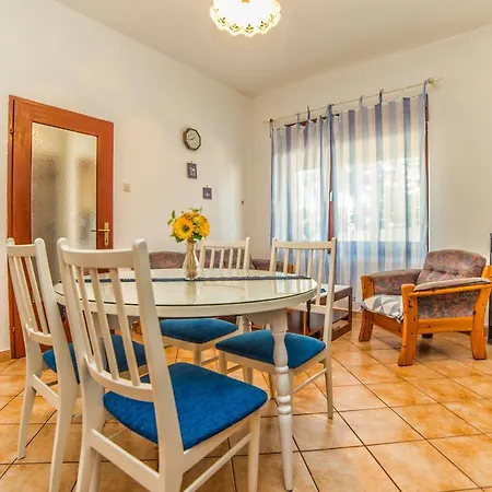 Buneta 4213 Novi Vinodolski